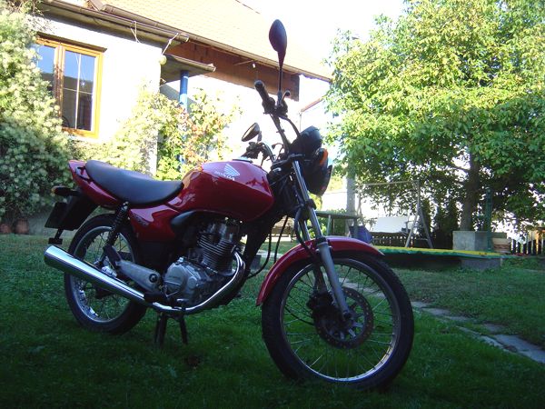 CG 125 zleva